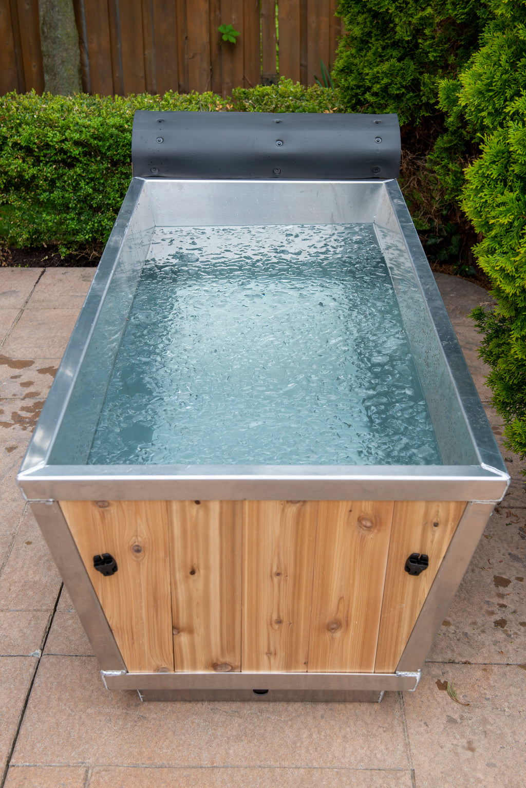 Polar Plunge Cold Tub (White HDPE Interior)